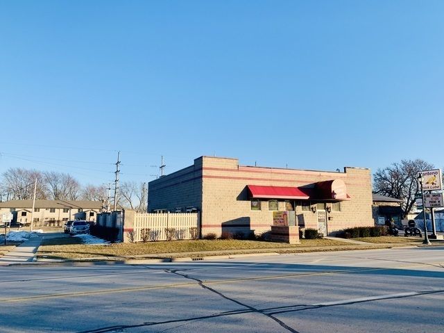 MANTENO - INVESTMENT OPPORTUNITY - BAR: 178 N Locust St, Manteno, IL 60950